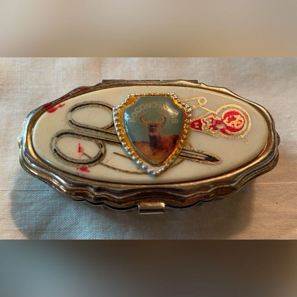 Vintage Travel Sewing Kit Pocono Mountains 2.5” Deer *Read*